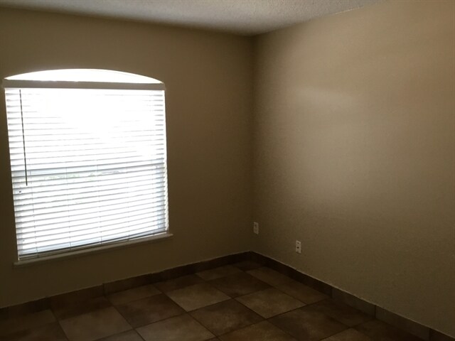 Building Photo - 10122 Richardson Ct