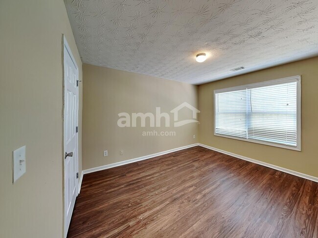 Building Photo - 6165 Ambercrest Ct