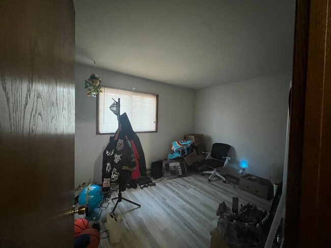 Building Photo - 915 Genrich St