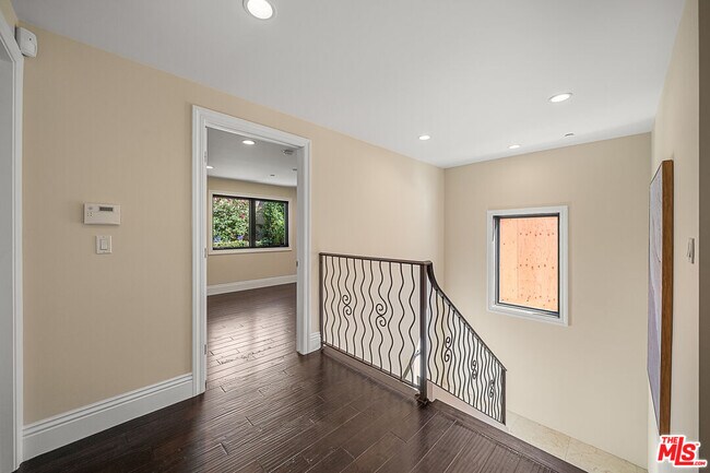 Building Photo - 6477 Deep Dell Pl