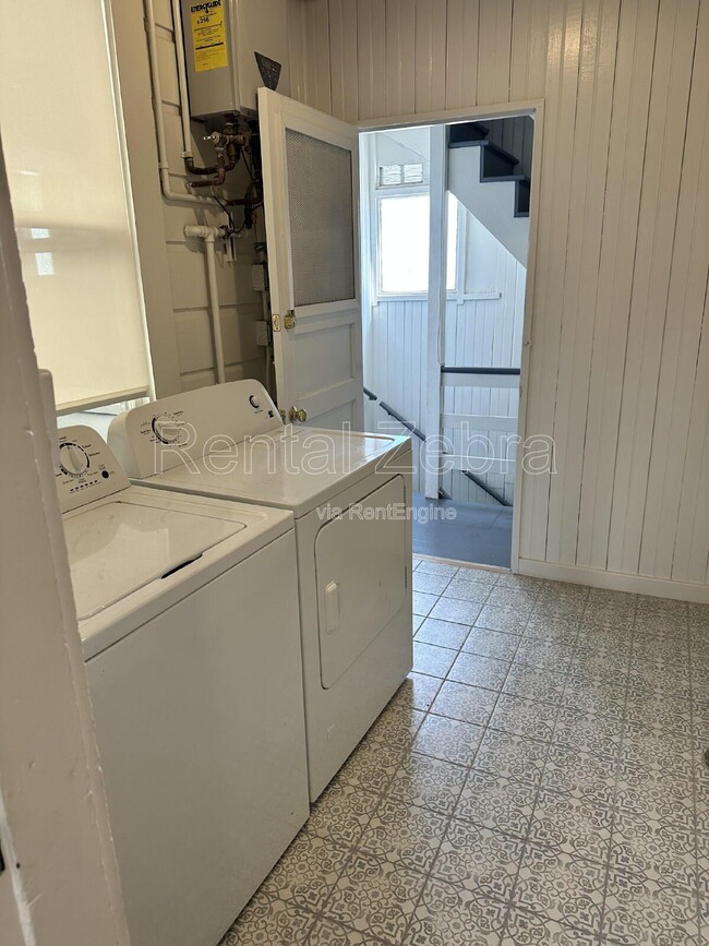 Building Photo - 1192 Pacific Ave