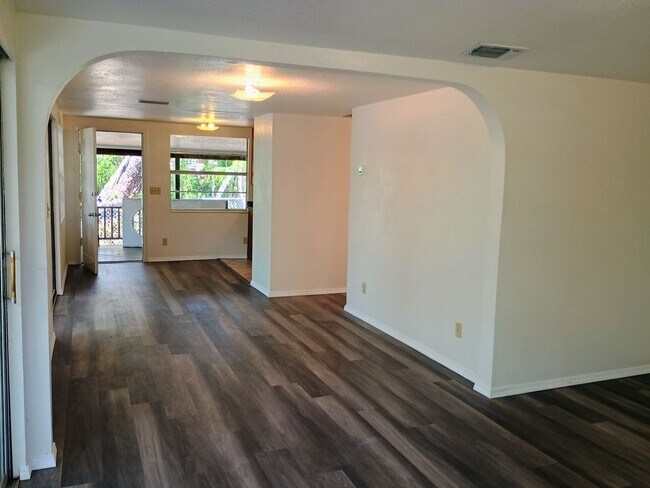 Building Photo - 12740 Co Rd 687