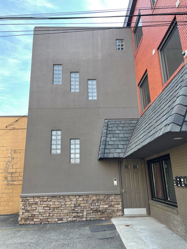 Building Photo - 307 Freeport Rd