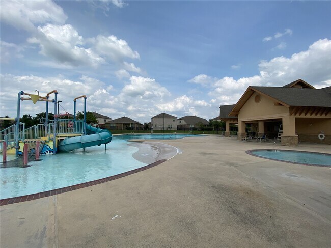 Building Photo - 15214 Bartlett Landing Dr