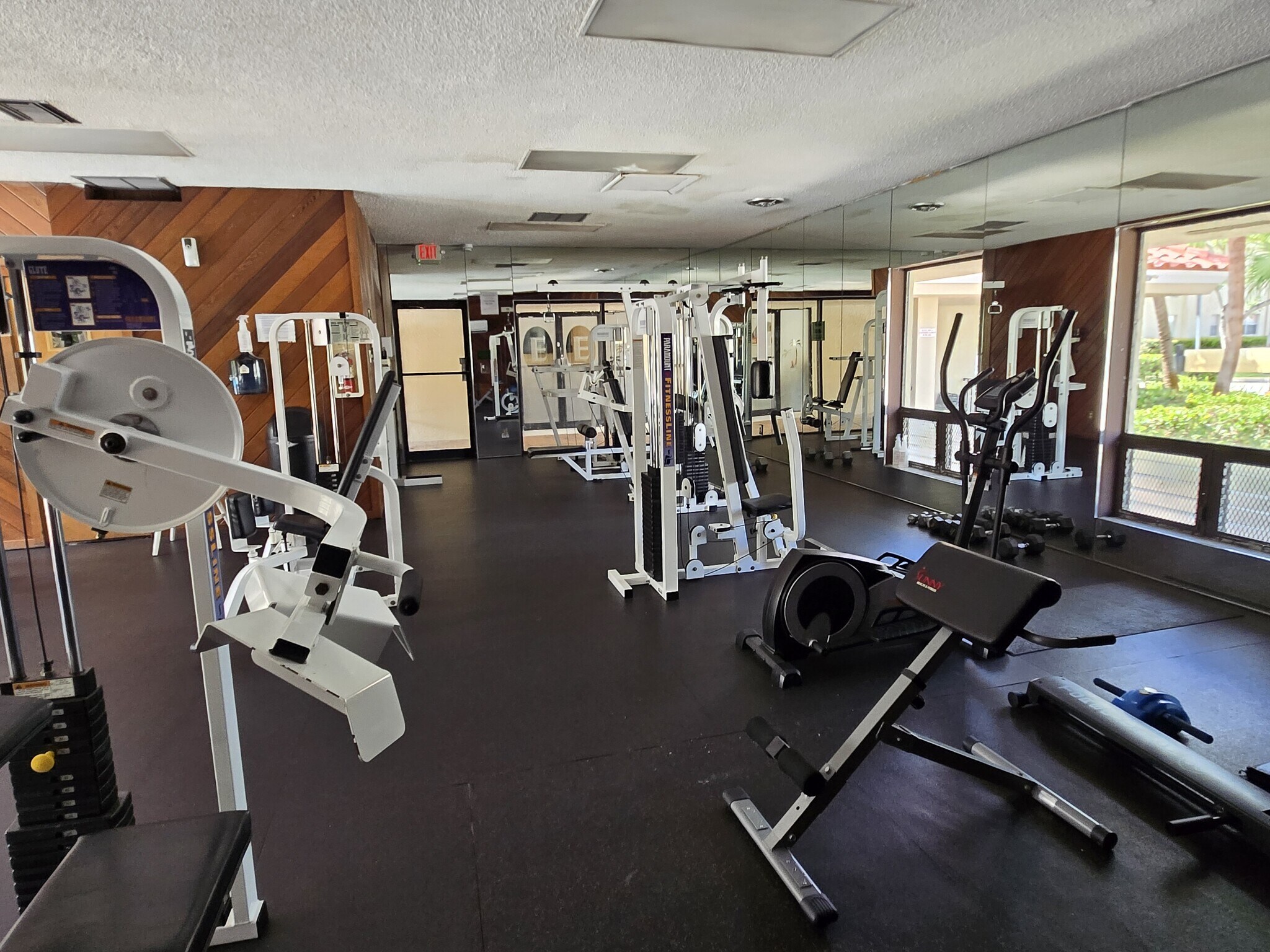 Building Photo - 5242 NE 6th Ave