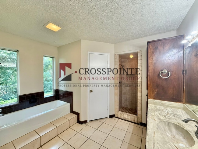 Building Photo - 4819 Gretna Green Ln