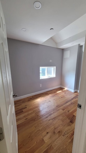 Building Photo - 75 Woodbine St