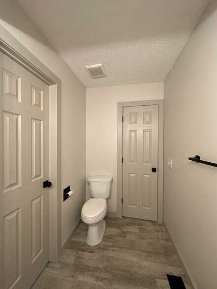 Building Photo - 61 Breezy Knoll Ln