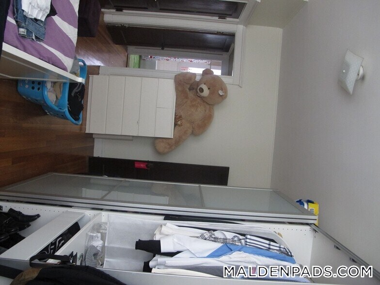 Building Photo - 88 Maple St