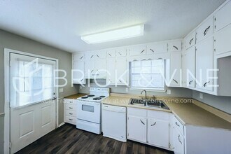 Building Photo - Fantastic Home in Birmingham