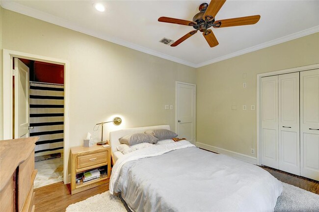 Building Photo - 1307 Kinney Ave