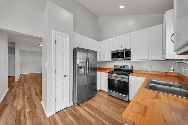 Building Photo - 408 Holmes Blvd