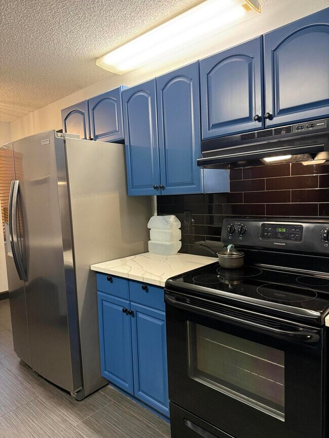 Building Photo - 1389 Pines Ln