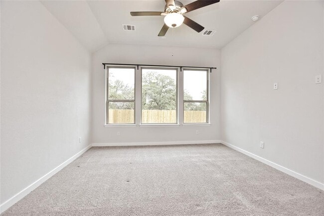 Building Photo - 909 Del Raphael Dr