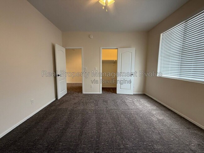 Building Photo - 1234 W Remington Dr