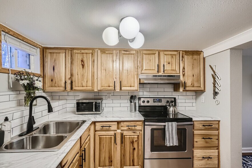 Building Photo - 91 Pearl St