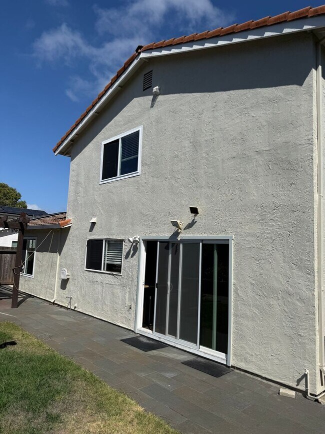 Building Photo - 32625 Lake Mead Dr