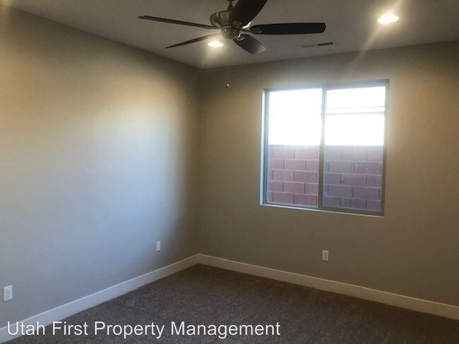 Building Photo - 4 br, 3 bath House - 358 S Buckthorn Lane