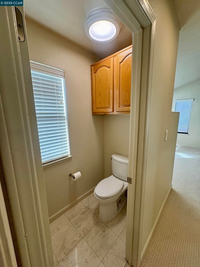 Building Photo - 87 Starview Dr