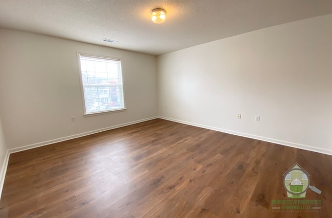 Building Photo - 122 McKenna Cir