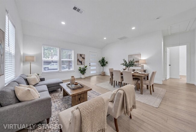 Building Photo - 601 Pearson Ave