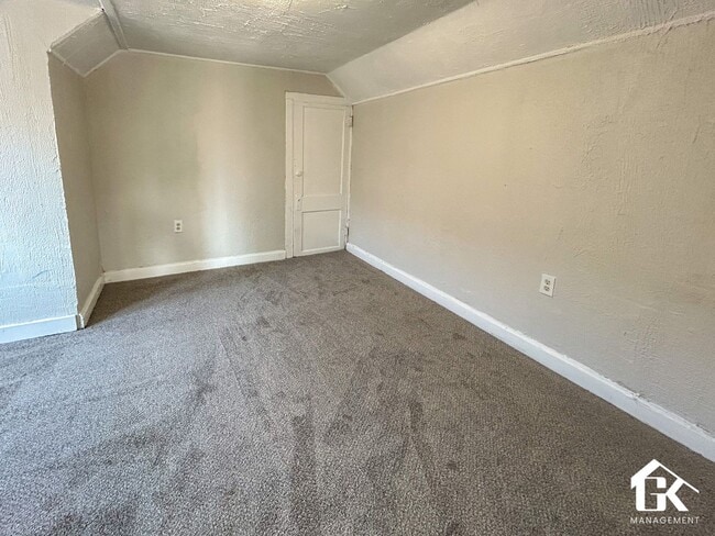 Building Photo - 4609 Vancouver St