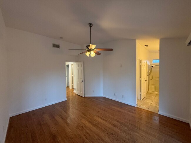 Building Photo - Single story with 3-car Garage!!