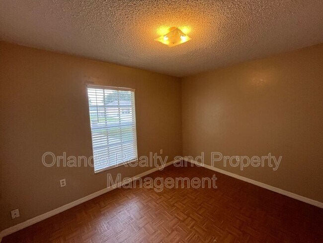 Building Photo - 550 Imperial Pl