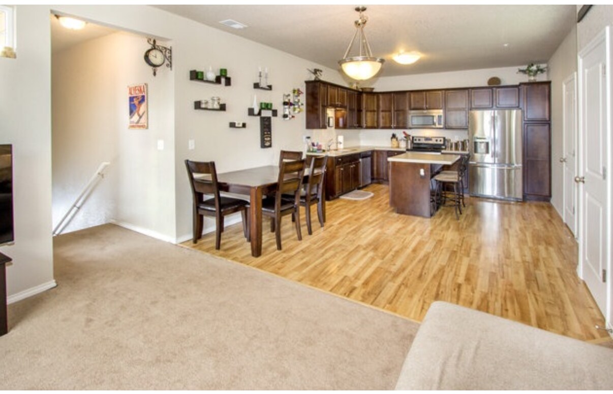 Building Photo - 6603 W 3rd St