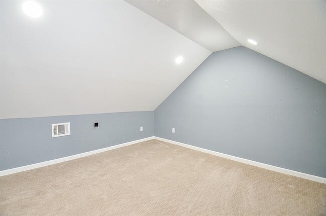 Building Photo - 2706 Sledge St