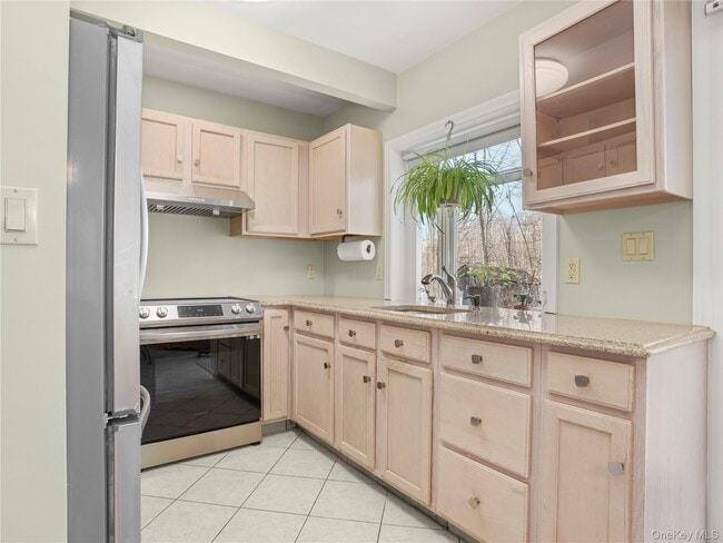 Building Photo - 290 Salem Rd