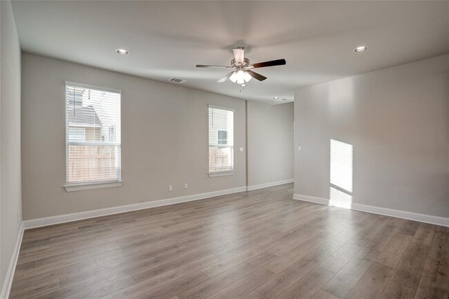 Building Photo - 135 Living Reef Dr