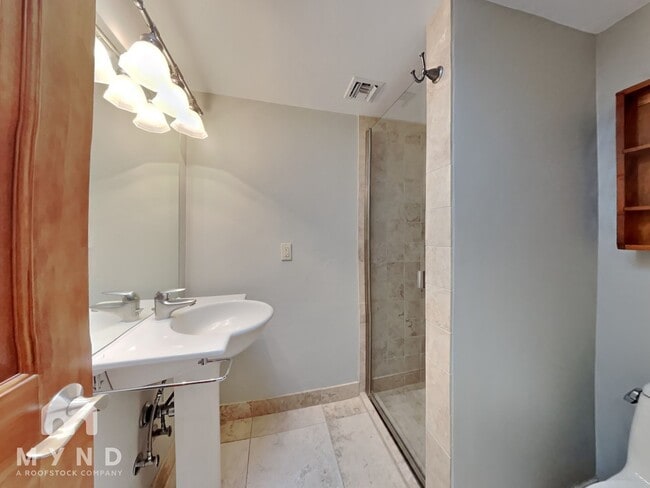 Building Photo - 5727 N PSO Ventoso