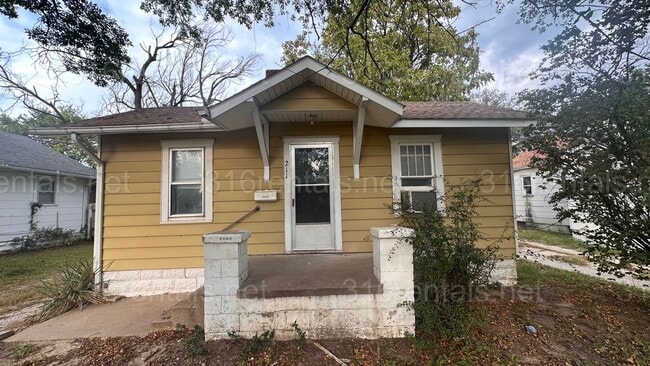 Building Photo - $850 - 2 bed 1 bath - Single Family Home