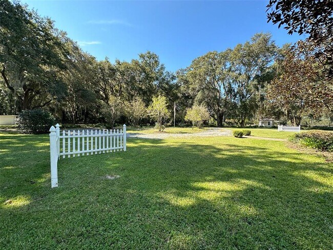 Building Photo - 6425 NW 202nd Pl