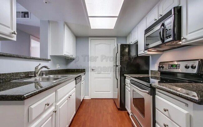 Building Photo - **Private 1 bed / 1 bath Condo in Carmel M...