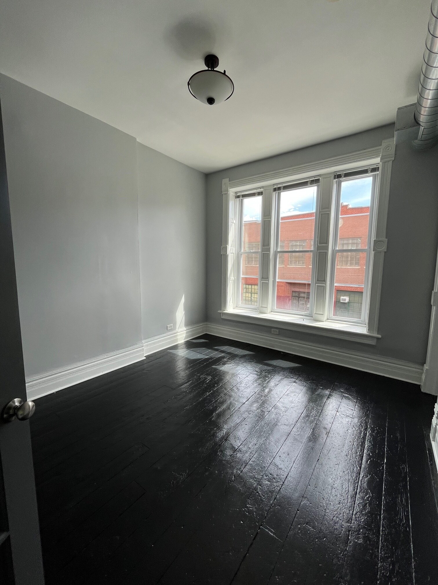 Building Photo - 2122 W 21st St