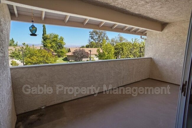 Building Photo - 26136 Rainbow Glen Dr