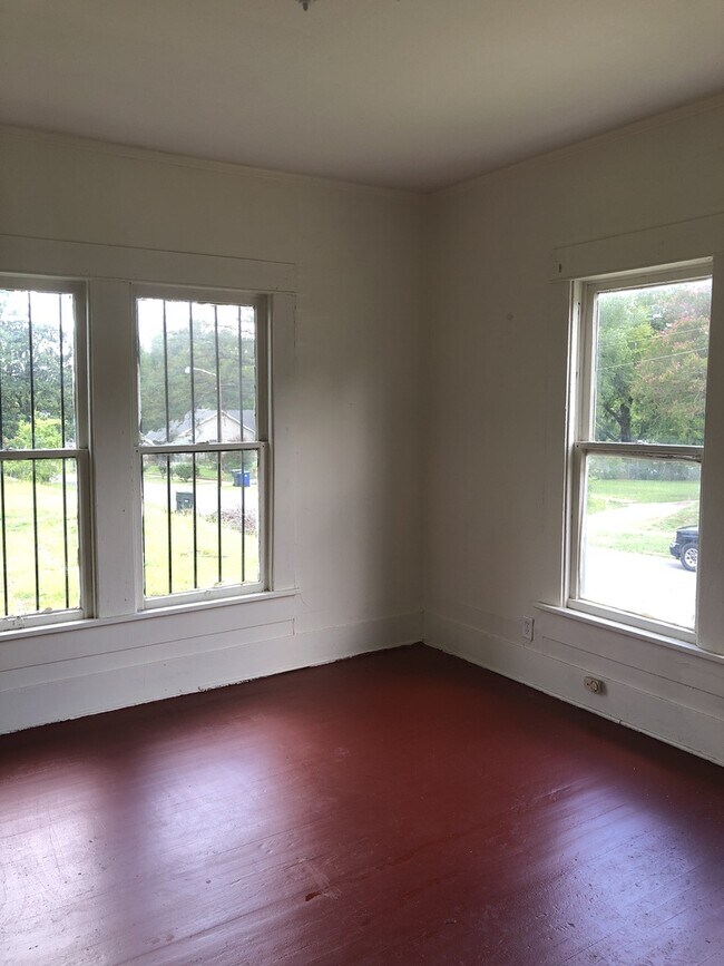 Building Photo - 3109 Darien St