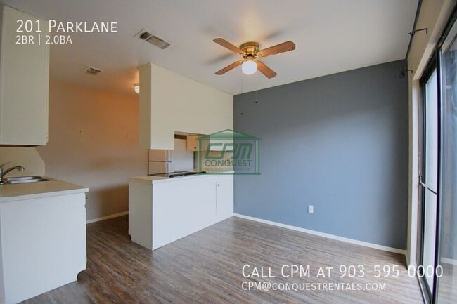 Building Photo - 201 Parklane-