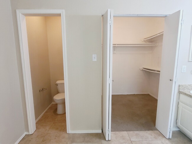 Building Photo - COMING SOON - Cedar Hill: Large 5 Bedroom,...