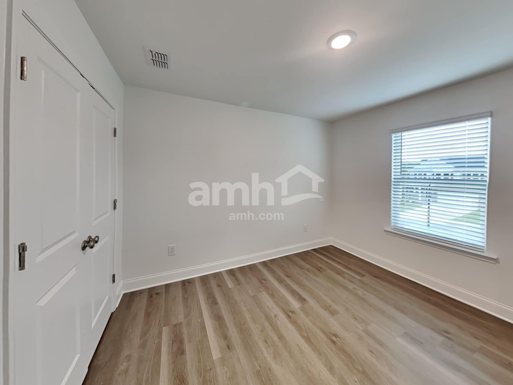 Building Photo - 1555 Soapstone Rd