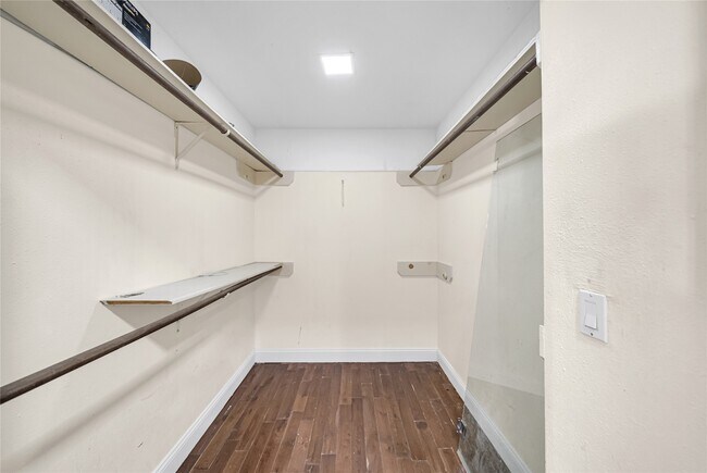 Building Photo - 13014 Skymeadow Dr
