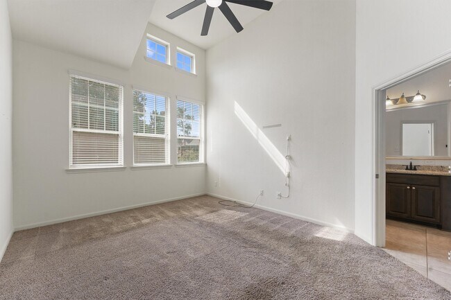 Building Photo - 130 Biltmore Loop