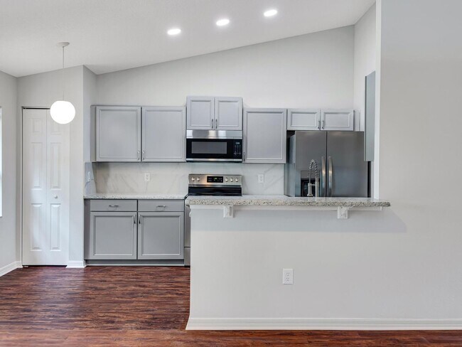 Building Photo - 91 Pebble Beach Dr