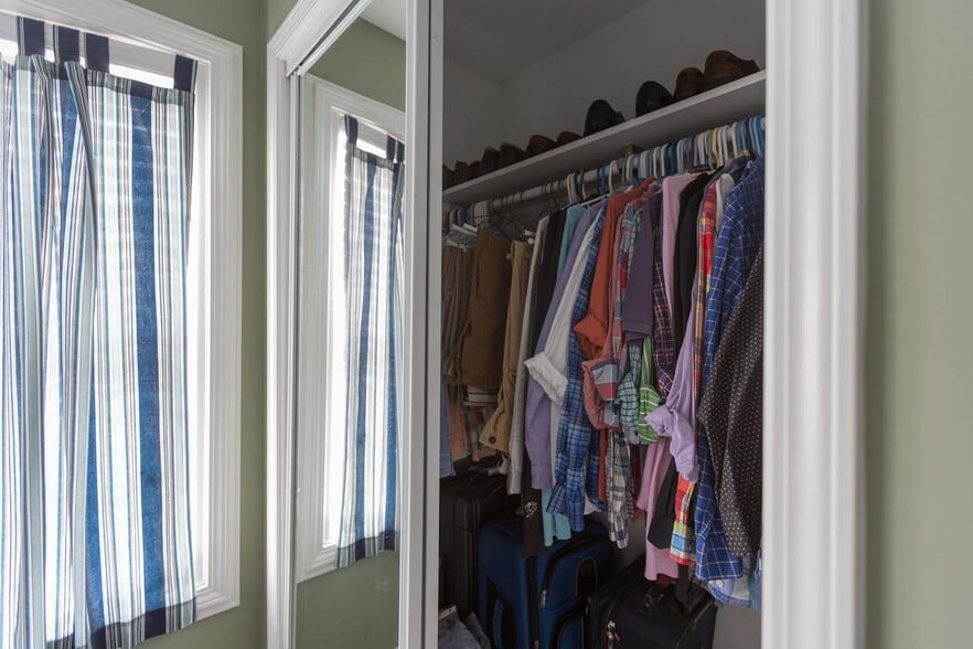 Building Photo - 3000 Golden Rd