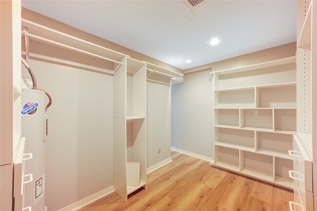 Building Photo - 3402 Gannett St