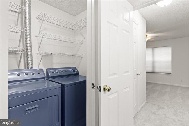 Building Photo - 12018 Golf Ridge Ct