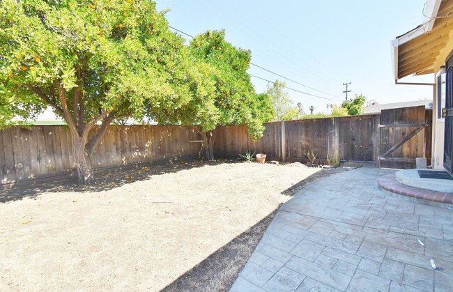 Building Photo - $3395 / 3 BR - NICELY REMODELED SUNDALE HO...