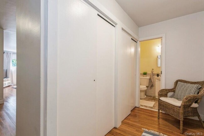 Building Photo - 45 Carpenter Ave